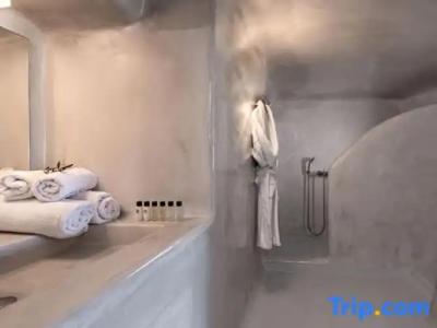 Splendour & Suites - 143