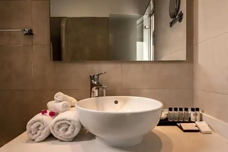 Splendour & Suites - 140