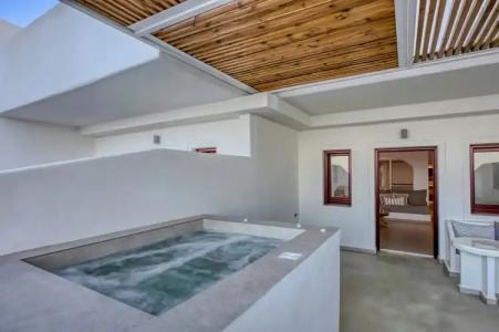 Splendour & Suites - 270