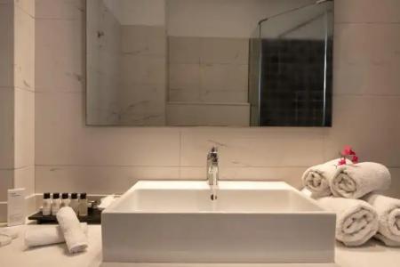 Splendour & Suites - 123