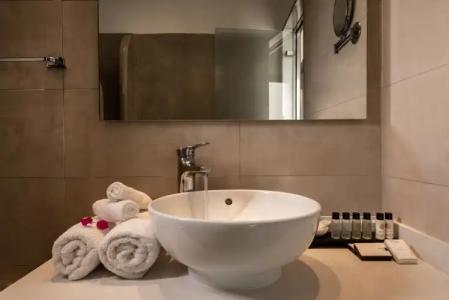 Splendour & Suites - 234