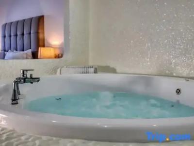 Splendour & Suites - 276