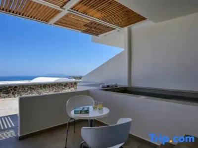 Splendour & Suites - 222