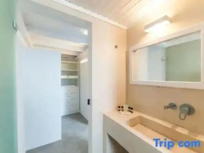 Artemis Suites - 100