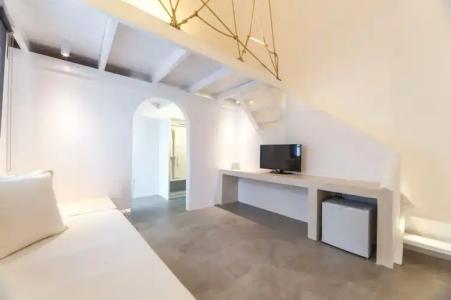 Artemis Suites - 115