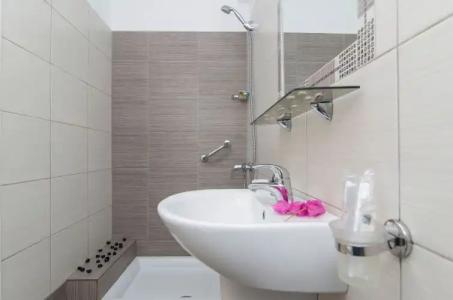 Paradise Resort - 77