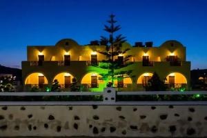 Mandilaria Studios, Perivolos