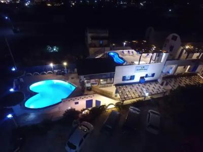 Honeymoon Beach Studios - 16