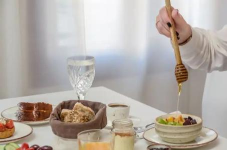 Aeolis Boutique & Suites - 9