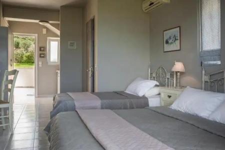 Panorama Fanari Studios and Apartments - 34