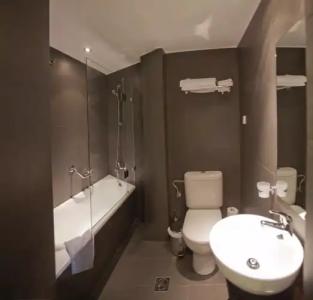 Athens Center Square - 29