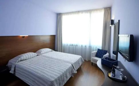 Athens Center Square - 14