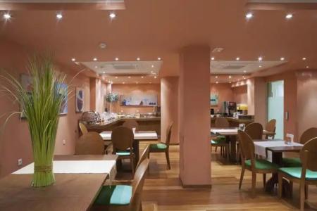 Athens Center Square - 19