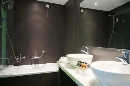 Athens Center Square - 17