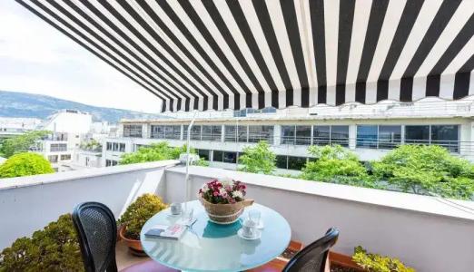 Best Western Plus Embassy - 85