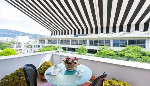 Best Western Plus Embassy - 80