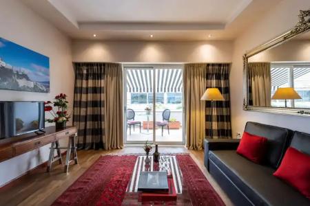 Best Western Plus Embassy - 58