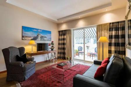 Best Western Plus Embassy - 57