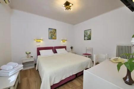 Orion and Dryades - 44