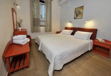 Orion and Dryades - 1