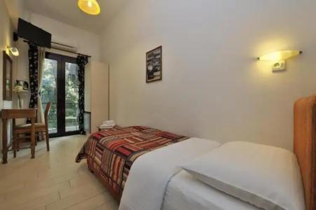 Orion and Dryades - 32