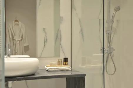 Acropolis Ami Boutique - 20