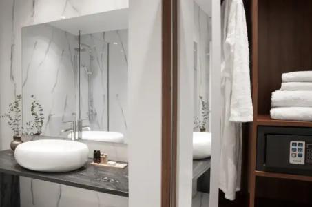 Acropolis Ami Boutique - 17