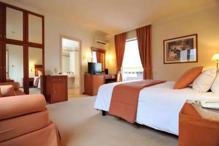 Athens Atrium & Jacuzzi Suites - 6