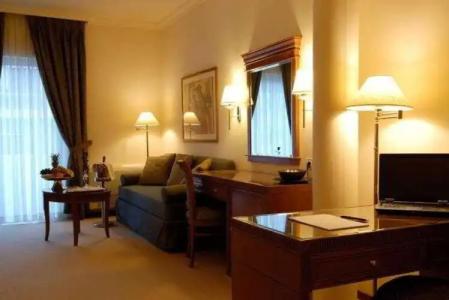 Athens Atrium & Jacuzzi Suites - 23