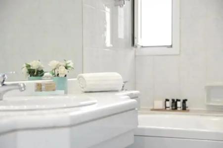 Athens Atrium & Jacuzzi Suites - 31