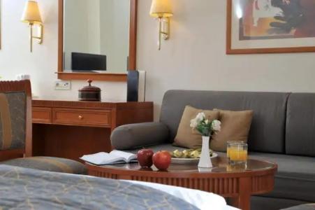 Athens Atrium & Jacuzzi Suites - 32