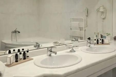 Athens Atrium & Jacuzzi Suites - 90