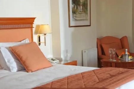 Athens Atrium & Jacuzzi Suites - 3