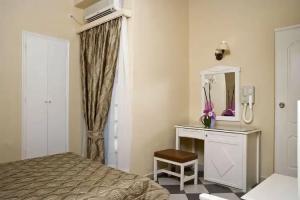 Hotel Klonos Anna, Aegina Town