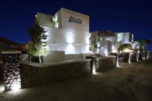 Gianna Suites, Fira