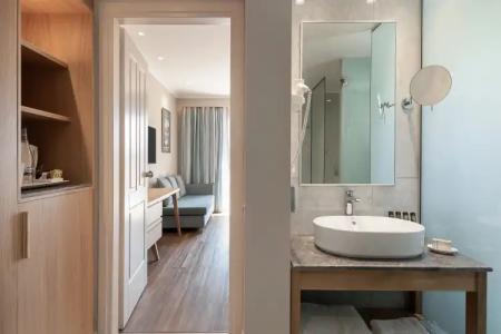 Pilot Beach Resort - 58