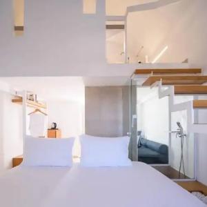 Muses Cycladic Suites - 188