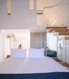 Muses Cycladic Suites - 194