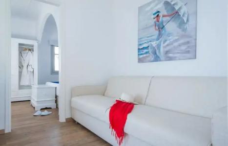 Bellevalia - Formerly Four Seasons - 99