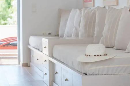 Bellevalia - Formerly Four Seasons - 58