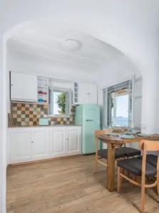 Bellevalia - Formerly Four Seasons - 116