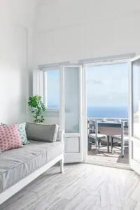 Phaos Santorini Suites - 200