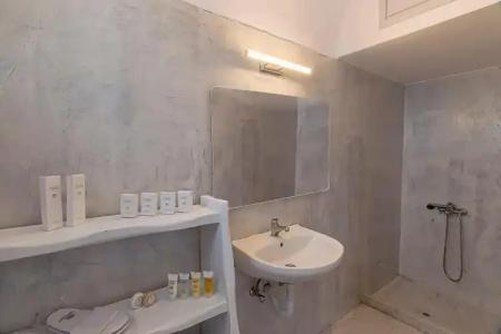 Phaos Santorini Suites - 24