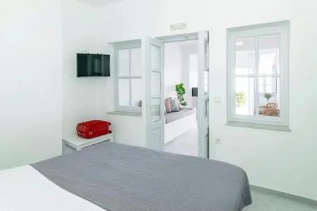 Phaos Santorini Suites - 3