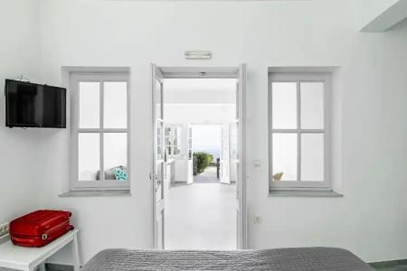 Phaos Santorini Suites - 23