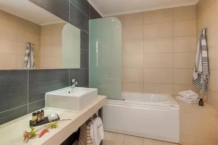 Villa Di Mare Seaside Suites - 94