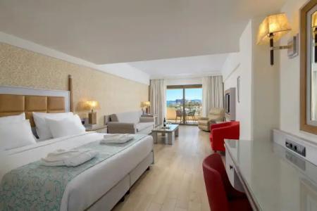 La Marquise Luxury Resort Complex - 69