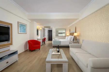 La Marquise Luxury Resort Complex - 70