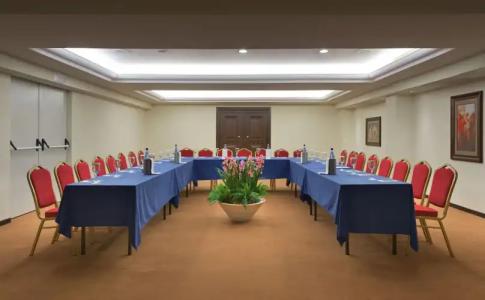 La Marquise Luxury Resort Complex - 18