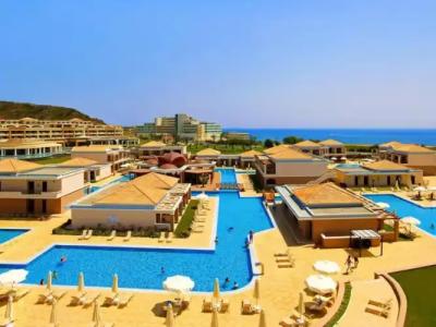 La Marquise Luxury Resort Complex - 41